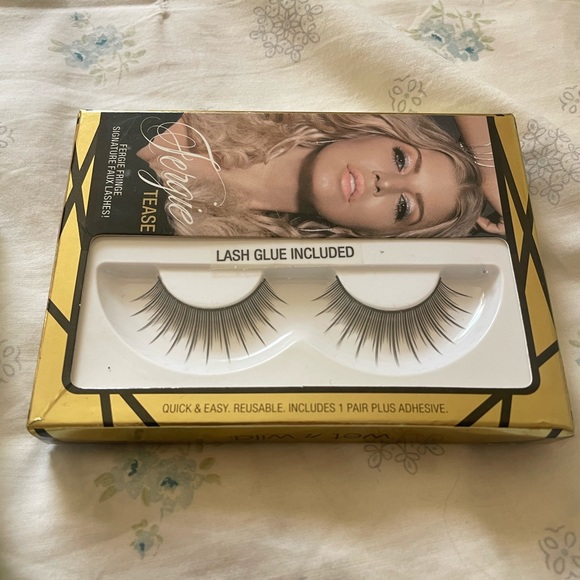 Eyelash Bundle New In Box - Picture 3 of 5